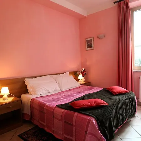 La Rosa Guest house Lucca